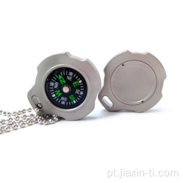 O mais novo Mini Metal Compass Titanium Compass Colar para venda
